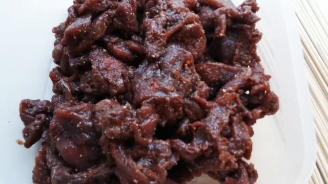 КАК ПРИГОТОВИТЬ МЯСНЫЕ ЧИПСЫ ДЖЕРКИ. ВЯЛЕНАЯ ГОВЯДИНА. СУШЕНОЕ МЯСО смотреть онлайн