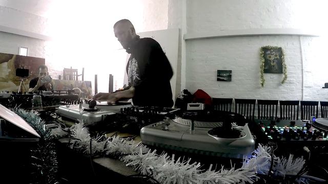Super Scratch Sunday - Manipulate Showcase IV смотреть онлайн