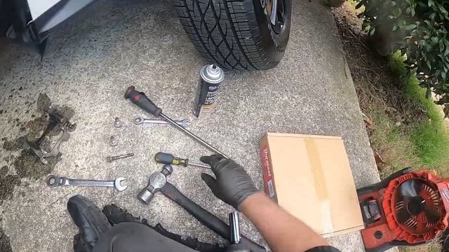 How to replace 2013 Infiniti JX35 rear brakes смотреть онлайн