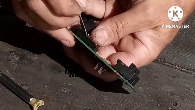 Kia Sportage 3 . Водительская кнопка стеклоподъёмника - ремонт смотреть онлайн