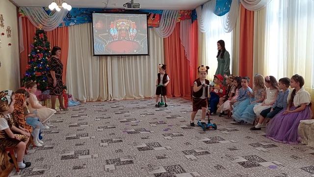 Айратик на утреннике. 5 лет. Роль циркового медведя. #гульназлатыпова смотреть онлайн