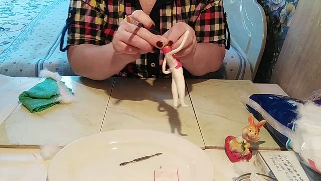 Ватная Игрушка Заяц Гусар 2ч. Одеваю ватную игрушку.(кролика) смотреть онлайн
