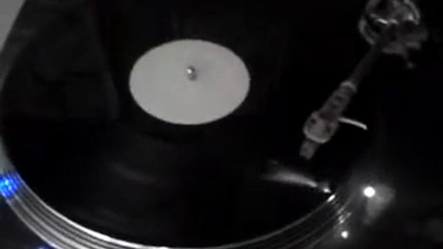 Mantis Strikes - Valley of The Rasta - Congo Natty. смотреть онлайн
