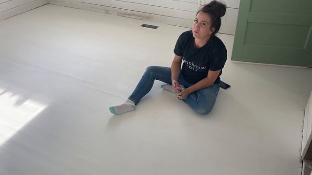 How To Paint Wood Floors White and Seal Them смотреть онлайн