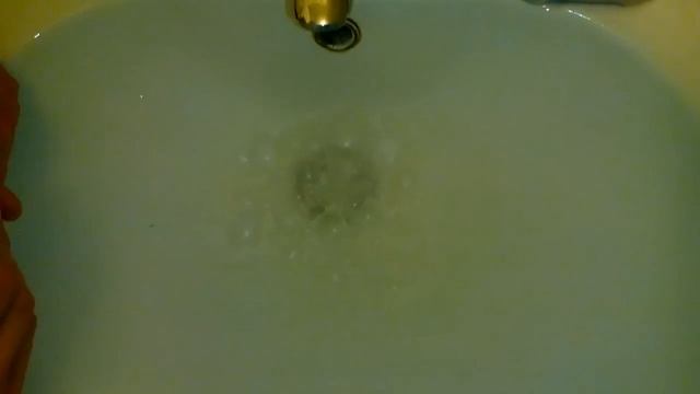 Как избавиться от засора? Как прочистить слив, трубы? Чистим содой и уксусом! смотреть онлайн