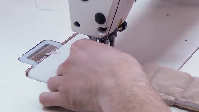 Одноигольная прямострочная швейная машина Juki DLM-5200 смотреть онлайн