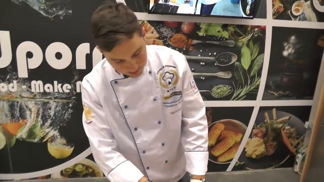 Блюда из мяса, рулетик из бекона!