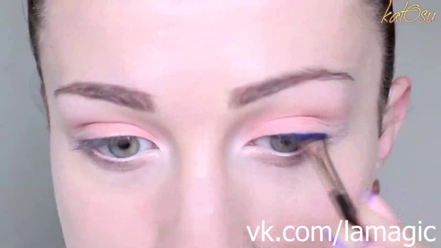 Яркий макияж