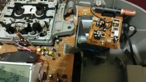 Сделал аукс на магнитоле LG LPC-lm735x вместо радио