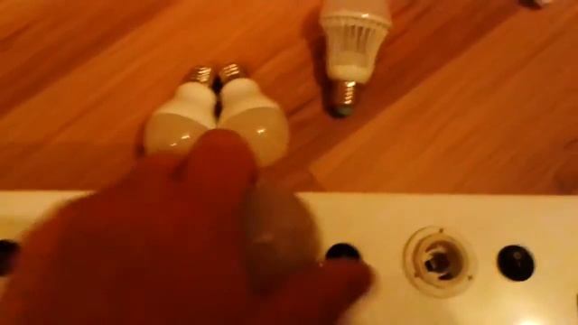 Philips Core Pro LED vs Żarówka tani LED 10W TEST jakość emitowanego światła смотреть онлайн
