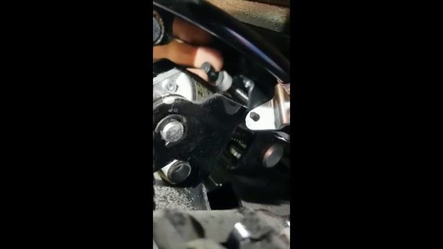 Disassembly of the electric seat part of the seat in Volvo FH4 смотреть онлайн