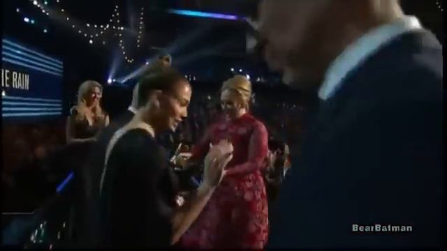 наглый украинский журналист бударажит Гремми.mp4 смотреть онлайн