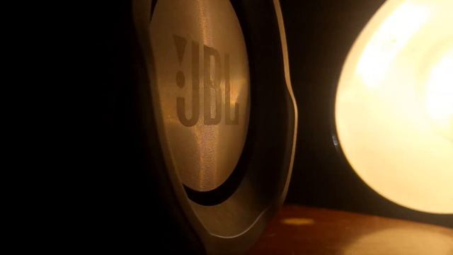 БАСС ТЕСТ ДЖЕБИЭЛЬ ЧАРДЖ 3/BASS TEST JBL CHARGE 3 смотреть онлайн
