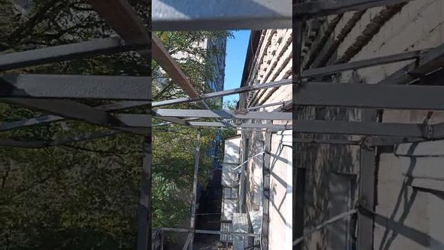 финальная часть, ремонт балкона, козырёк, крыша. смотреть онлайн