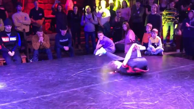 Final bgirl Lilium vs Shaker ( Jamination) смотреть онлайн