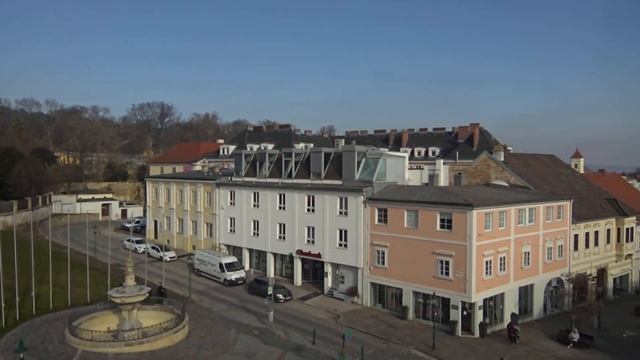 Webcam Eisenstadt: Schloss Esterhazy смотреть онлайн