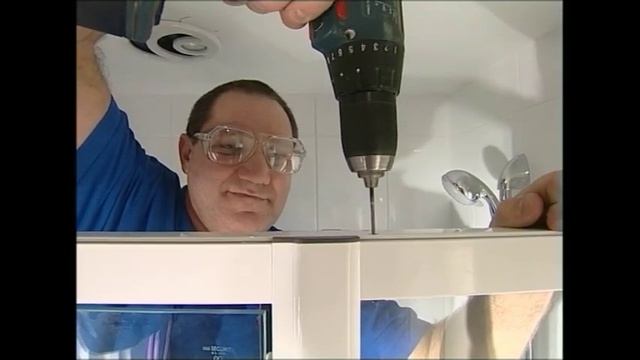 Daryl Shower Enclosure Installation - Part 2 - Door and In-line Panel смотреть онлайн