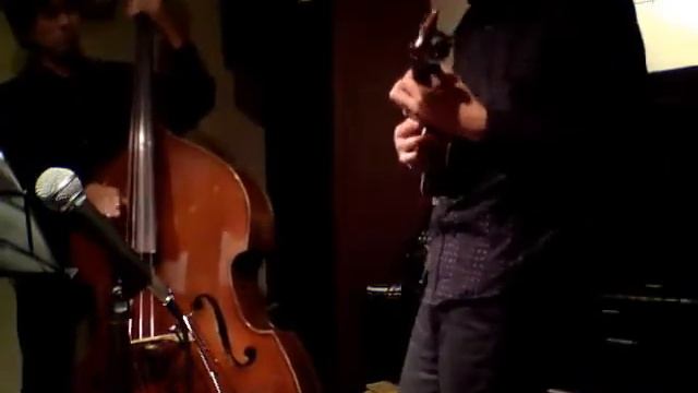 უკულელე - I'll Close My Eyes. ტომოო იამაგუჩი. смотреть онлайн