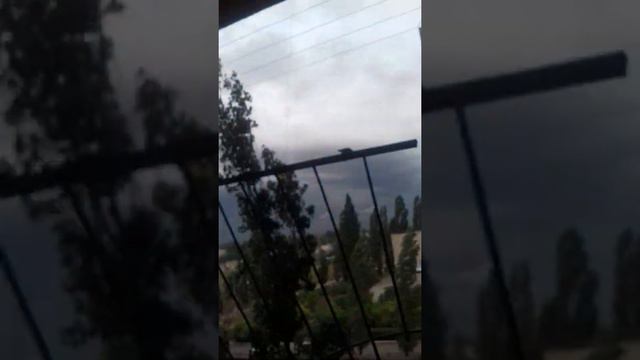 Сильный ветер на улице смотреть онлайн