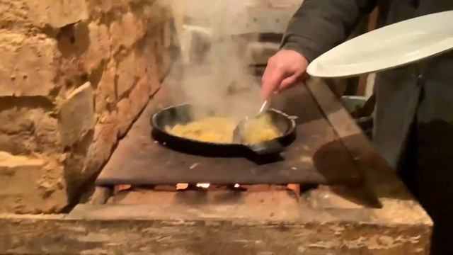 Зима на даче, жареная картошка. смотреть онлайн