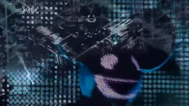 06 - Deadmau5 - Sometimes (Live at Roskilde Festival 09-07-2011) смотреть онлайн