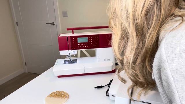 ? Unboxing My New PFAFF Creative 1.5 Sewing & Embroidery Machine - The Best Sewing Machine Ever. смотреть онлайн