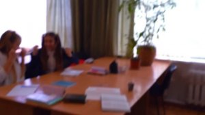 Директор всех ОБЛОМАЛ, учительница СБЕЖАЛА