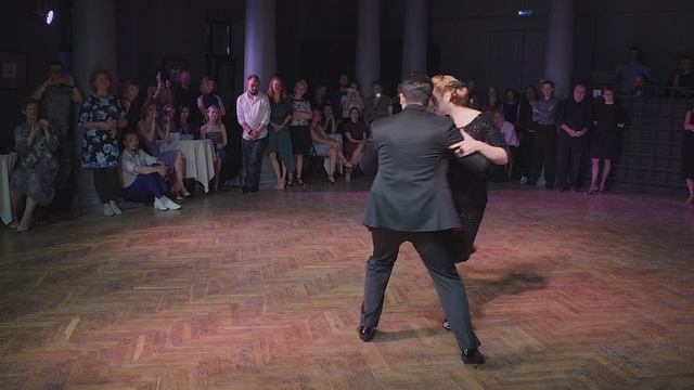 Ariadna Naveira & Fernando Sanchez, 1-4, "El retirao" - Carlos Di Sarli смотреть онлайн