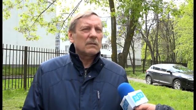 У входа в школу №225 Заречного больше не будет огромной лужи смотреть онлайн
