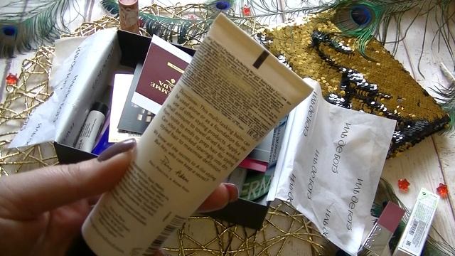 КОРОБОЧКА КРАСОТЫ ОТ ИЛЬ ДЕ БОТЭ №35 / ILE DE BEAUTE BOX / ПОМАДЫ / ДЛЯ ВОЛОС / ДЛЯ ЛИЦА / ПАРФЮМЫ смотреть онлайн
