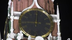 Бой курантов на Спасской башне  в 9 вечера !