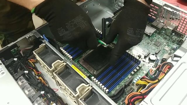 Установка процессора AMD Epyc смотреть онлайн