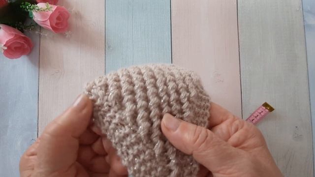 Удобная и комфортная повязка на голову с красивым узором. смотреть онлайн