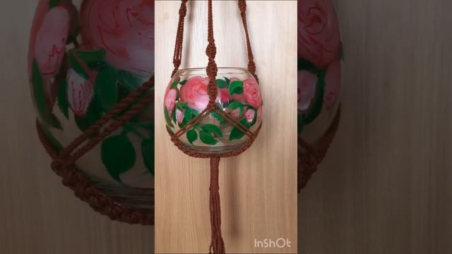 Подвесное кашпо для цветов в технике макраме. Цвет - корица. смотреть онлайн