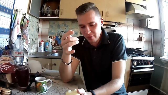 СЪЕЛ ГОЛОВКУ ЖГУЧЕГО ЛУКА | ПРОСПОРИЛ МАРУСЕ #1 смотреть онлайн