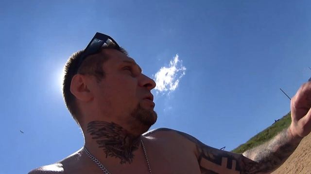 В БЕЛАРУСИ(МОГИЛЁВ)КУПАНИЕ ЗАПРЕЩЕНО- ВЫГОНЯЮТ С ВОДЫ смотреть онлайн