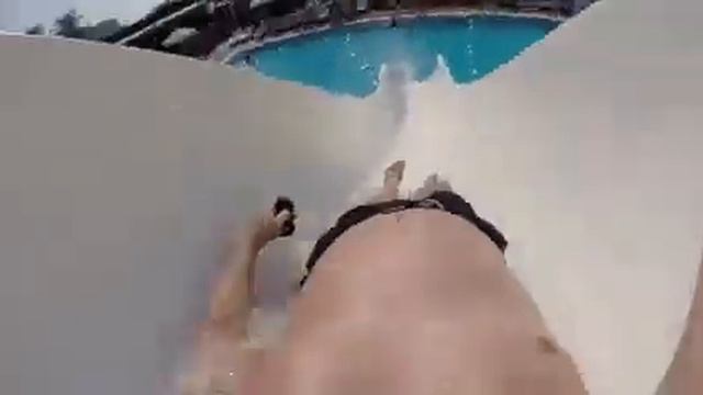 Suntopia Tropical Hotel's fast water slide POV смотреть онлайн