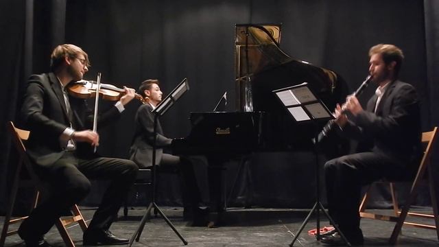 Oblivion for Violin, Clarinet and Piano - A. Piazzolla смотреть онлайн