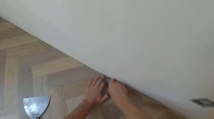 Как правильно обрезать линолеум в доль стены. Два рабочих метода.