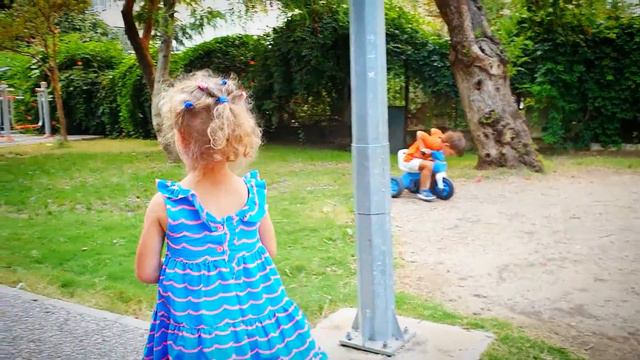 моя СВЕКРОВЬ....✅ че опять  КУПИЛА✅ на детскойплощадке ✅ столько СЪЕЛА🥴✅ кисяяяяяя✅ ТУРЦИЯ ИЗМИР