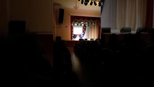 танец порушка параня исполняет Роман Безруков смотреть онлайн