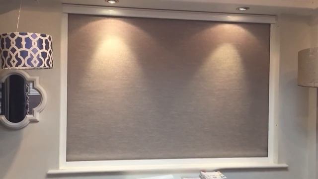 Рулонные жалюзи электрические с боковыми направляющими и подсветкой смотреть онлайн