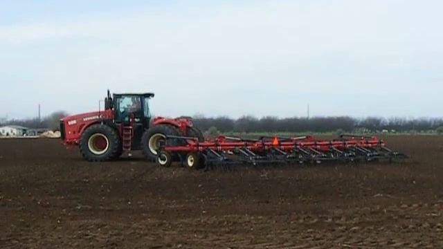Культиватор С700 c трактором Buhler Versatile 500 смотреть онлайн