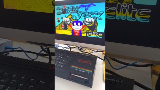 ZX Spectrum +3 COPY GAME FROM TAPE (TZX) TO DISC CF2 смотреть онлайн