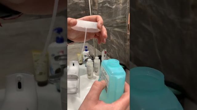 Заправляем сенсорный диспенсер (дозатор мыла) от Xiaomi жидким мылом. смотреть онлайн