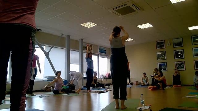 Йога для детей. Школа инструктров йоги. Упражнения для координации смотреть онлайн