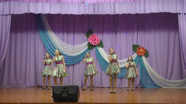 Образцовый вокальный ансамбль "Голоса" Радуга-дуга. Средняя группа. смотреть онлайн