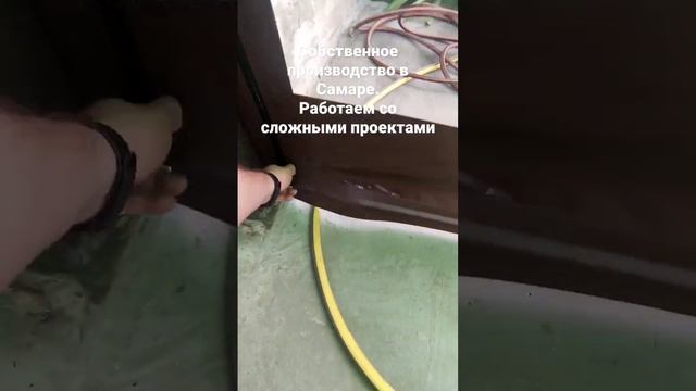 Большой навес с панорамными окнами.Установка на металл, у забора по одной молнии в каждую сторону