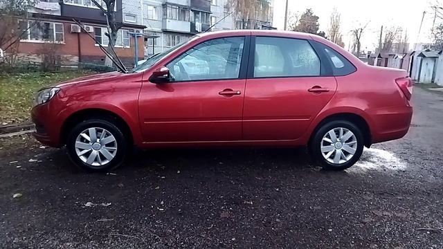 Аккумуляторная мойка высокого давления в действии. смотреть онлайн