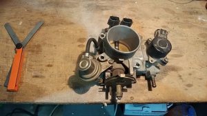 Nissan Cefiro плавают обороты-решено! Как не стоит делать!!!